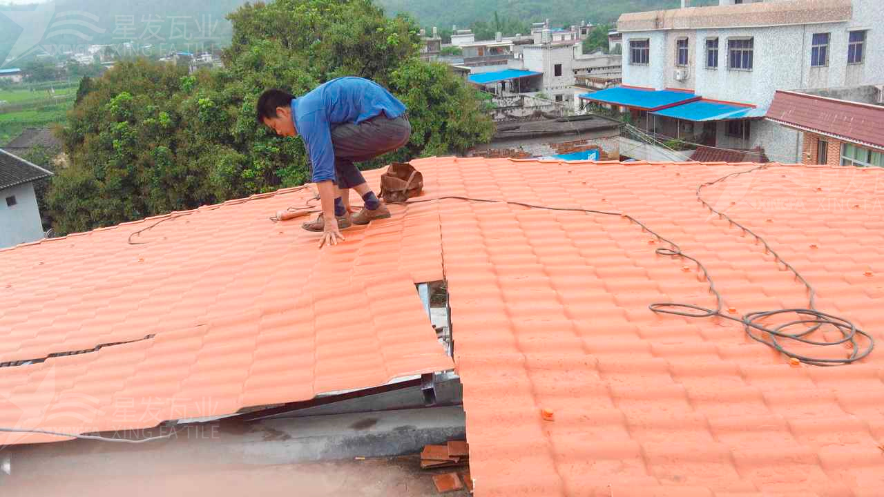 开封屋顶铺设安装合成树脂瓦时，牢牢记住这3点，就不怕屋顶出问题！